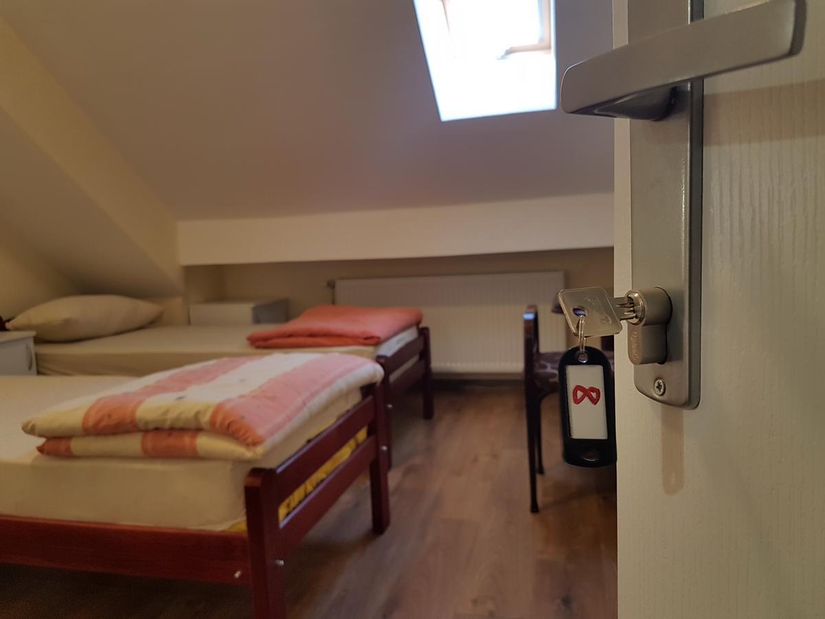 Hostel Beko Valjevo Zimmer foto